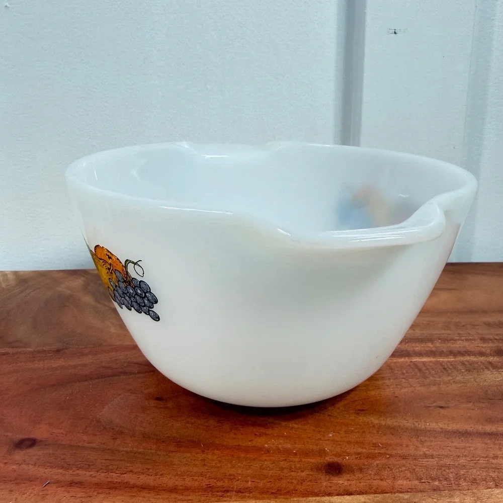 Anchor Hocking Fire-King Milk Glass‎ Fruit Bowl Spout Handle White Vintage USA